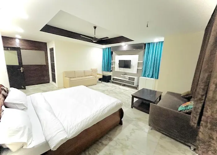 Hotel Luxury Homes Stay - Greater Kailash